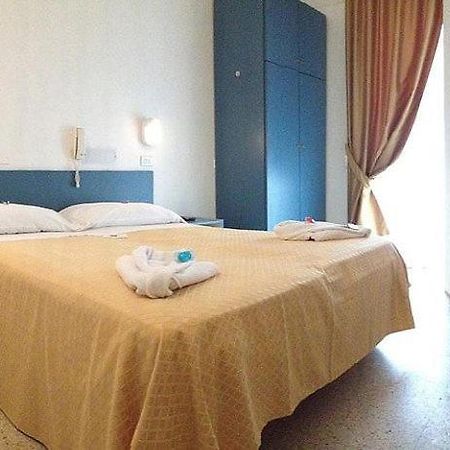 Hotel Till 里米尼 外观 照片